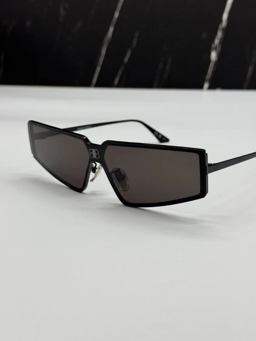 NEW BALENCIAGA BB0192S 001 BLACK SHIELD UNISEX SUNGLASSES BALENCIAGA EYEWEAR - Picture 3 of 9